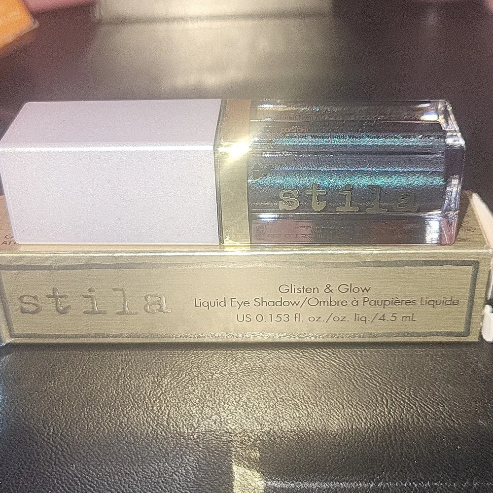 Stila Shimmer Liquid Eyeshadow — Iridescent Teal-Blue